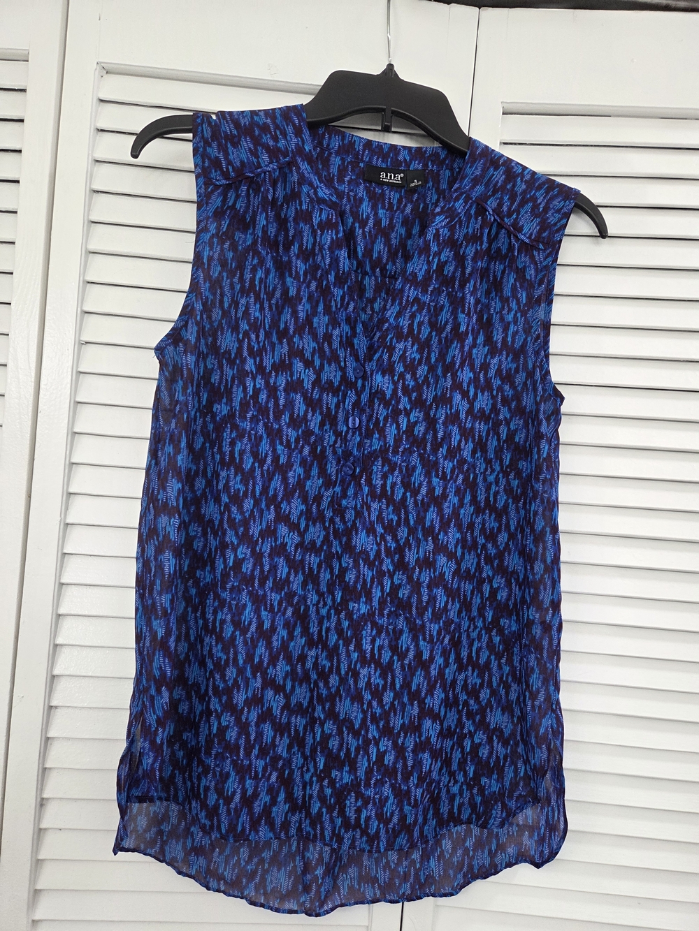Blue Patterned Sleeveless Blouse by a.n.a